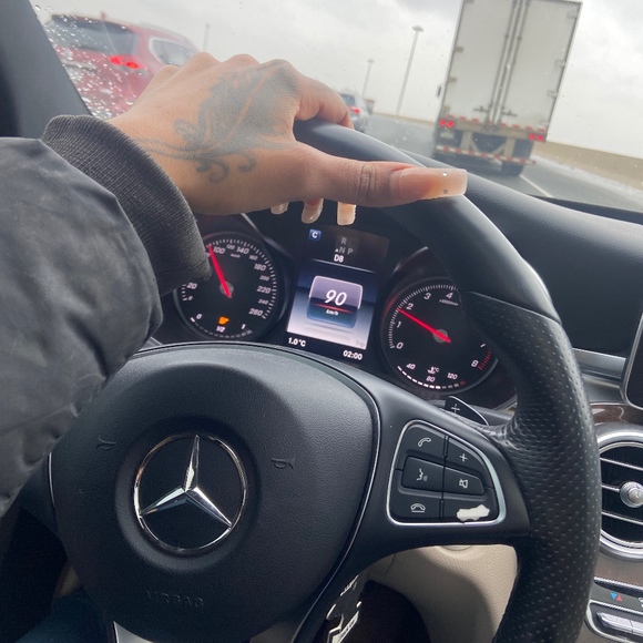 Meet your Posher, Renee - Picture 1 of 1